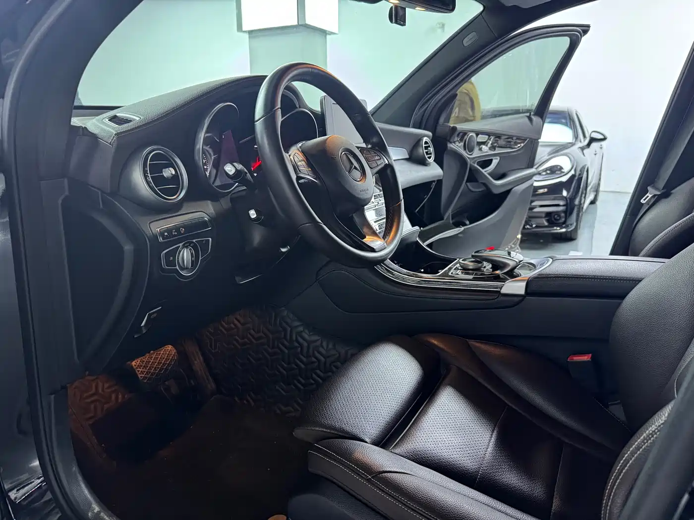 Mercedes-Benz GLC 2018 GLC 260 4MATIC Dynamic фото 5