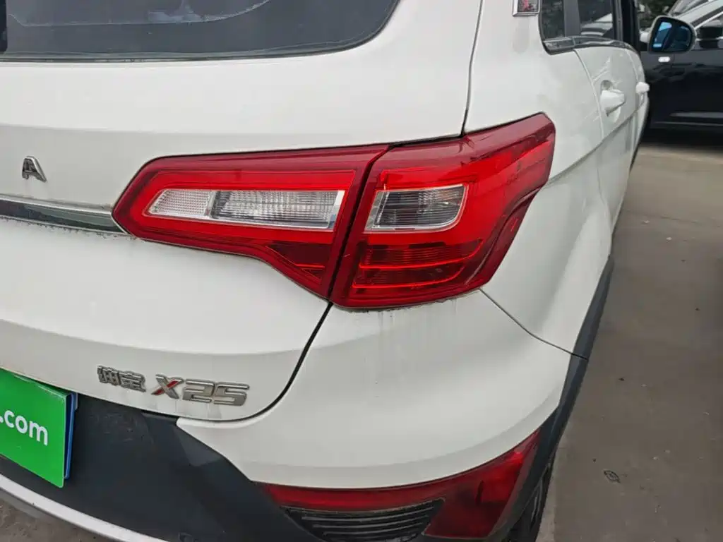 BAIC Senova X25 2016 2015 1.5L Automatic Elite