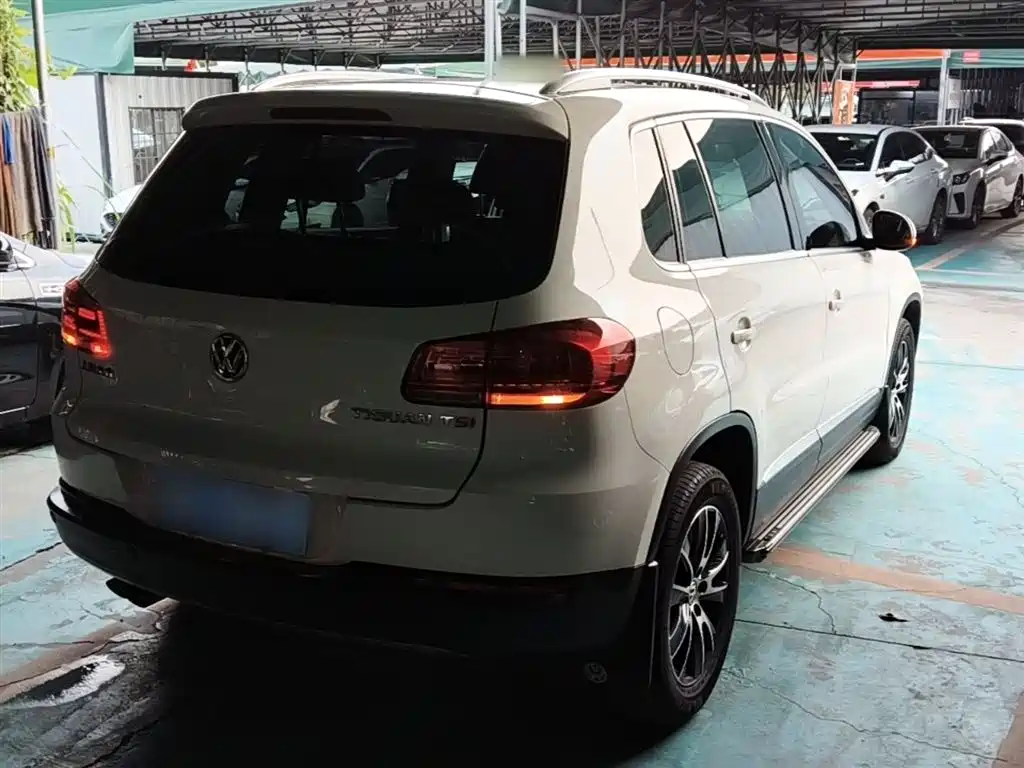Volkswagen Tiguan 2015 1.8TSI Automatic 2WD Highline фото 7