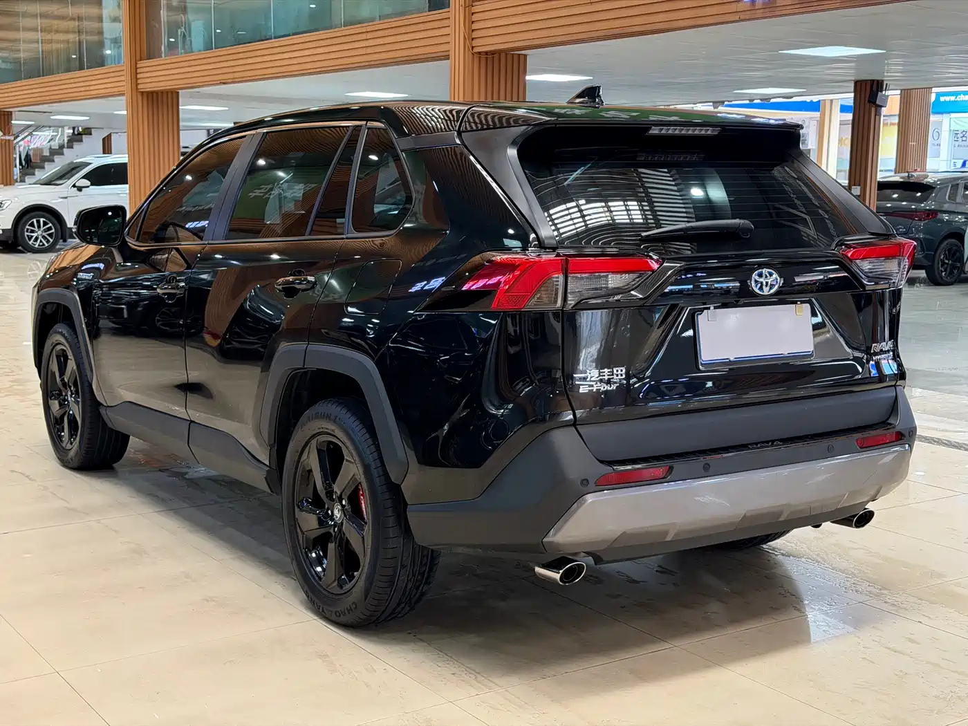 Toyota RAV4 Rongfang 2022 Hybrid 2.5L E-CVT 4WD Elite Plus Edition фото 21
