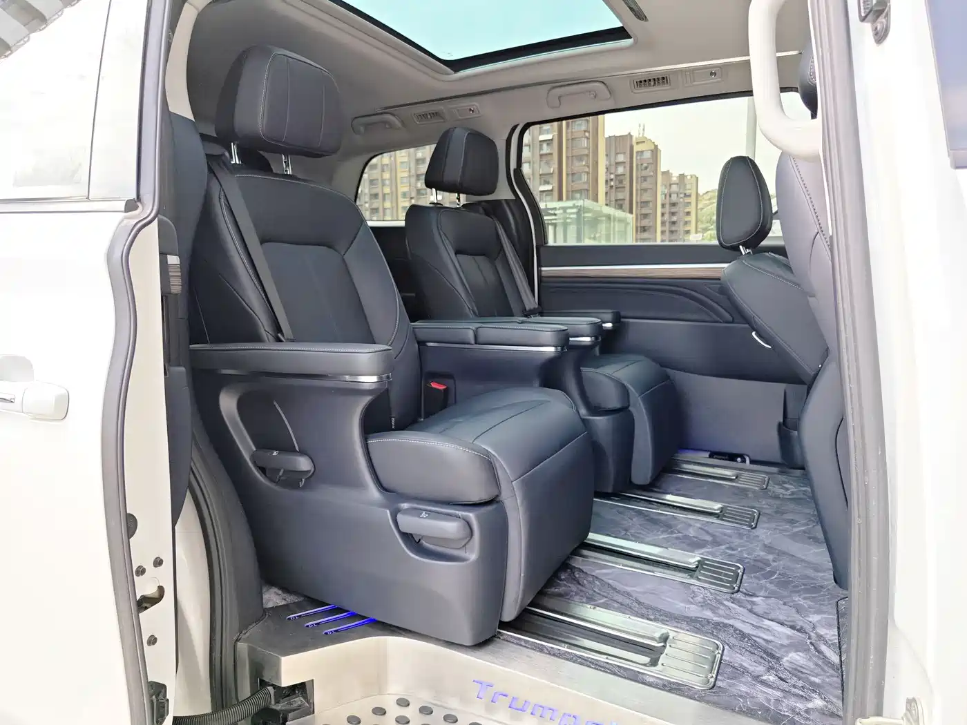 GAC Trumpchi Trumpchi M8 2023 Leading Series 390T Prestige Edition фото 12