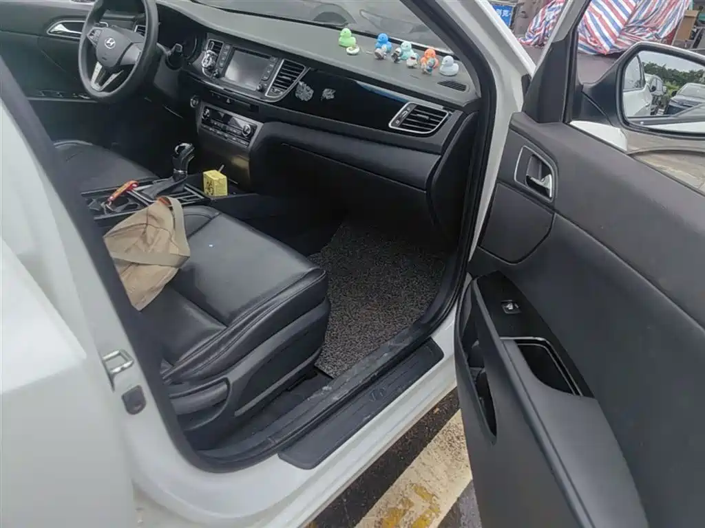 Hyundai Mistra 2016 1.8L Auto Premium DLX фото 11
