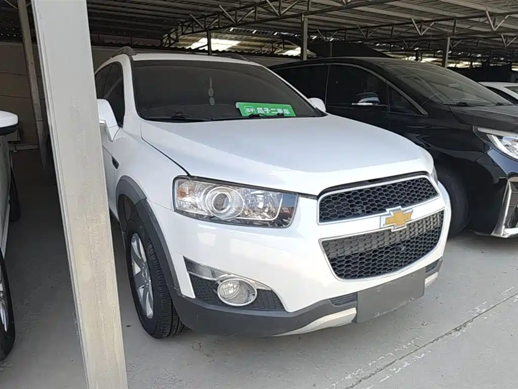 Chevrolet Captiva 2014 2.4L 2WD Urban 7-seater фото 4