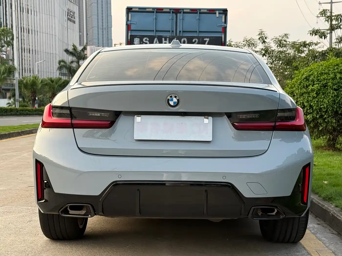 BMW 3 Series 2026 330i M Sport Shadowline Package фото 6