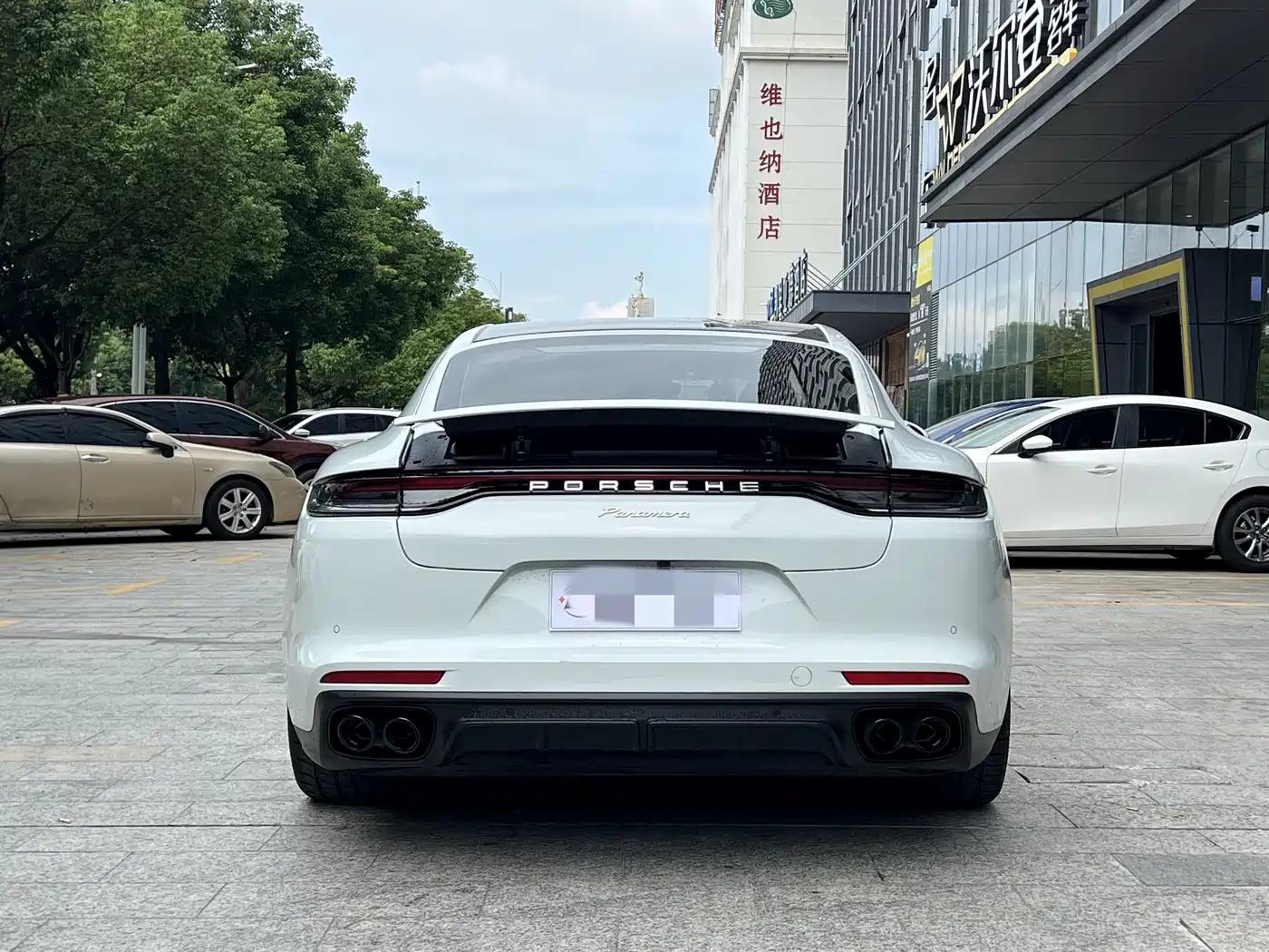 PORSCHE PANAMERA