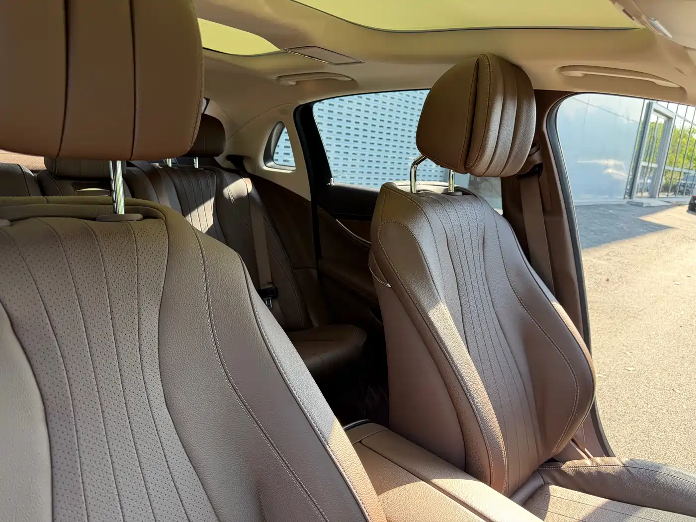 Mercedes-Benz E-Class 2023 E 300 L Sport Luxury фото 15