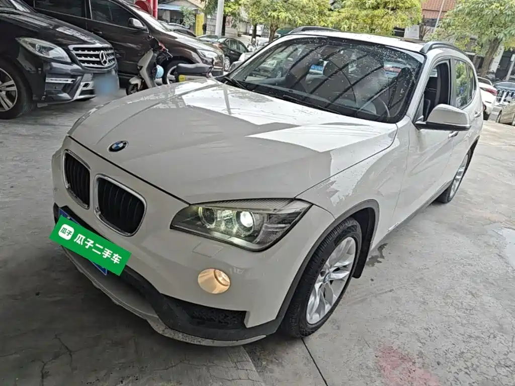 BMW X1 2014 sDrive18i Leading Edition фото 2