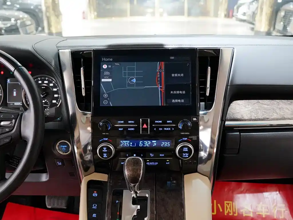 Фото 9 - Toyota Vellfire