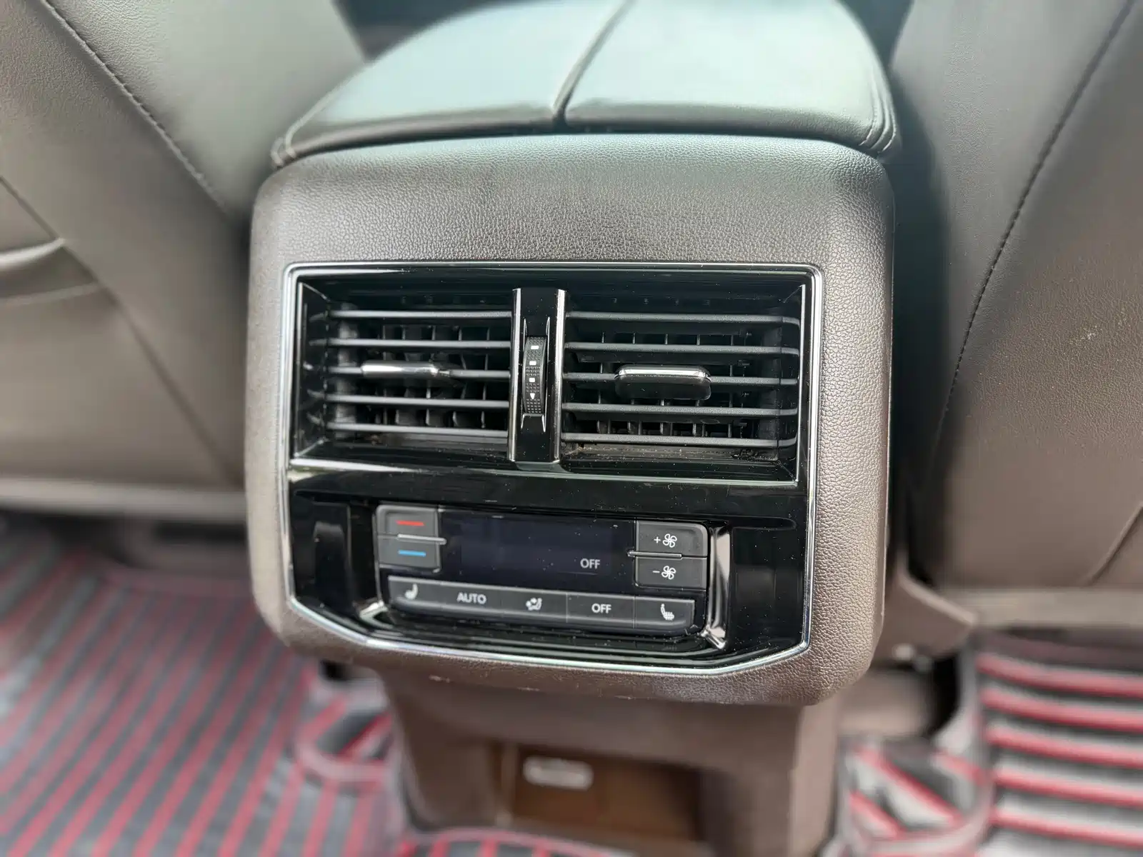 Фото 17 - Volkswagen Teramont