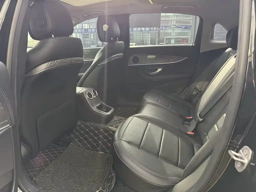 Mercedes-Benz E-Class 2022 E 260 L Sport фото 16