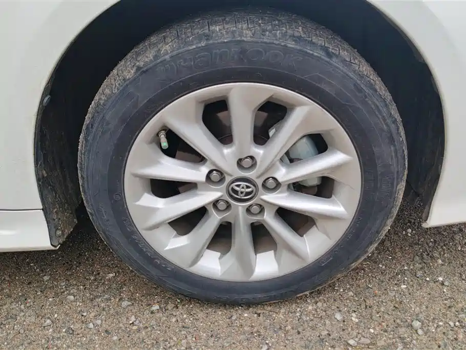 Toyota Corolla 2021 Hybrid 1.8L E-CVT Elite Edition фото 6