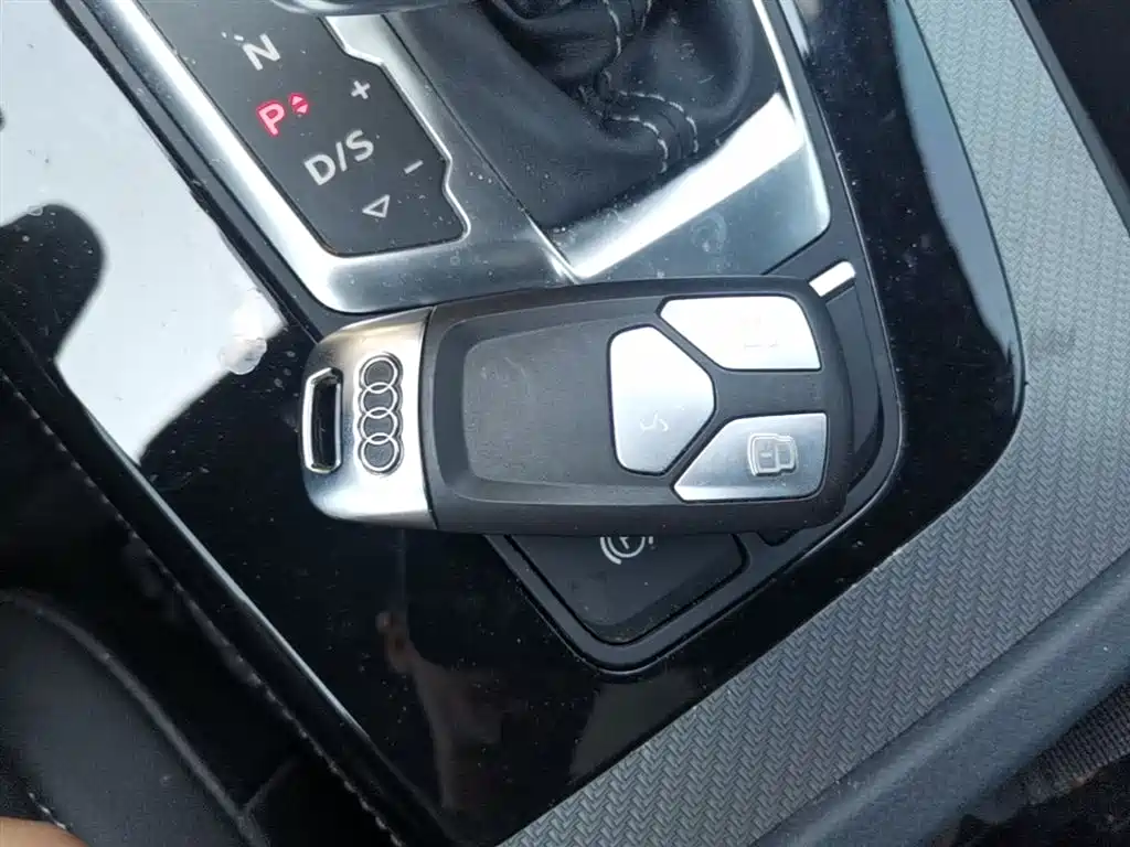 Audi Q5L 2024 Model 45 TFSI Luxury Dynamic фото 15