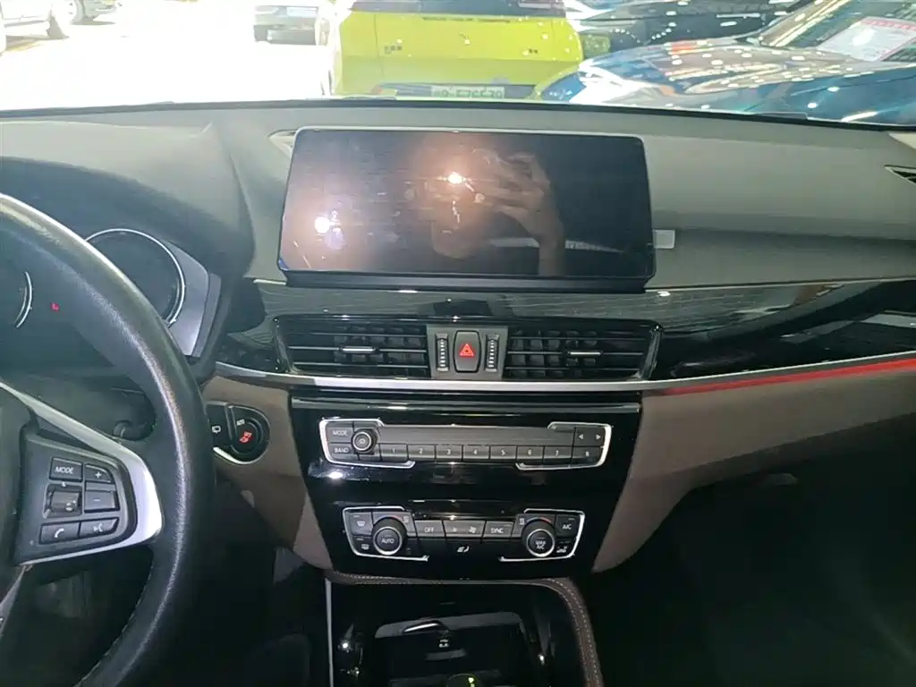 BMW X1 New Energy 2020 xDrive30Le Premium Edition фото 13
