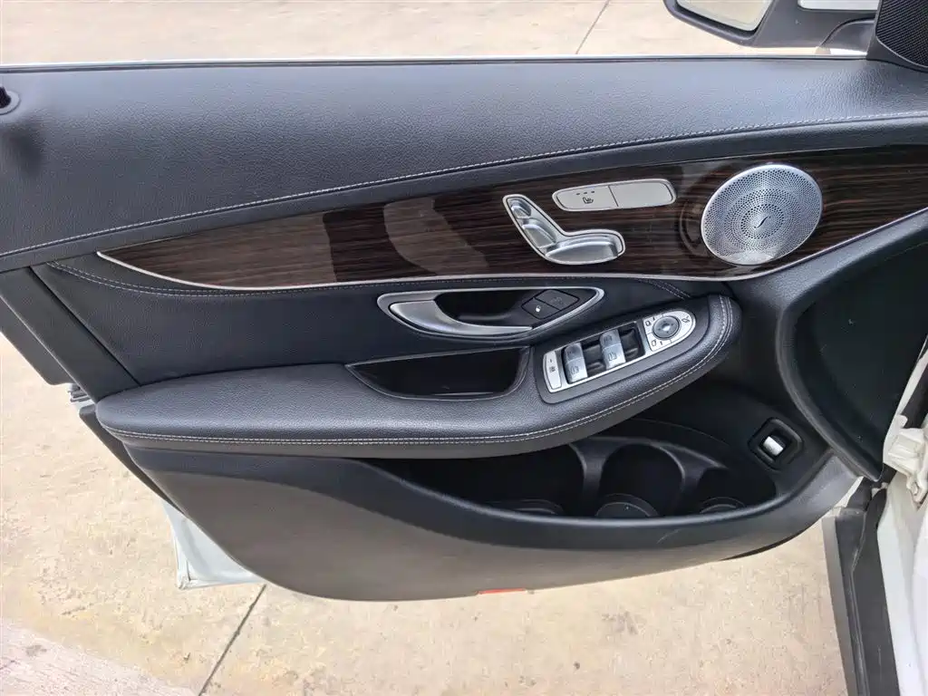 Mercedes-Benz GLC 2017 GLC 260 4MATIC Dynamic фото 7