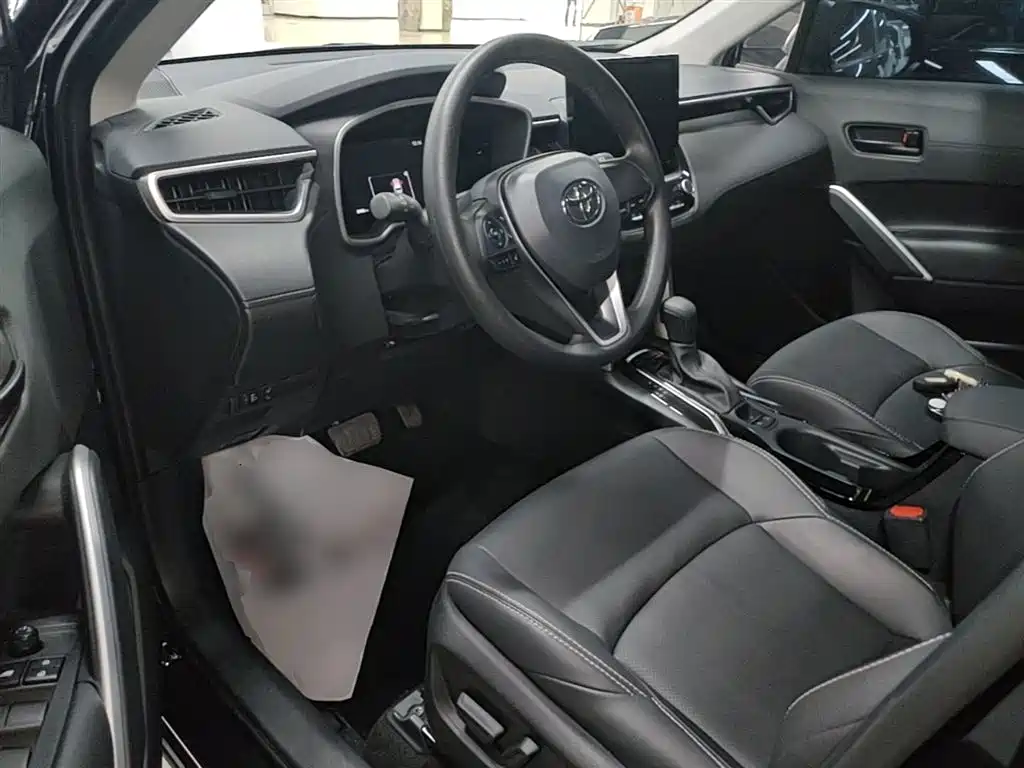 Toyota Frontlander 2024 2.0L CVT Elite Plus Edition фото 16