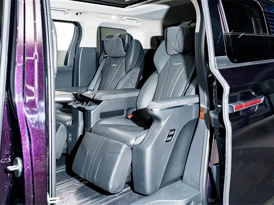 Hongqi HQ9 2024 Model 2.0T Luxury Edition фото 20