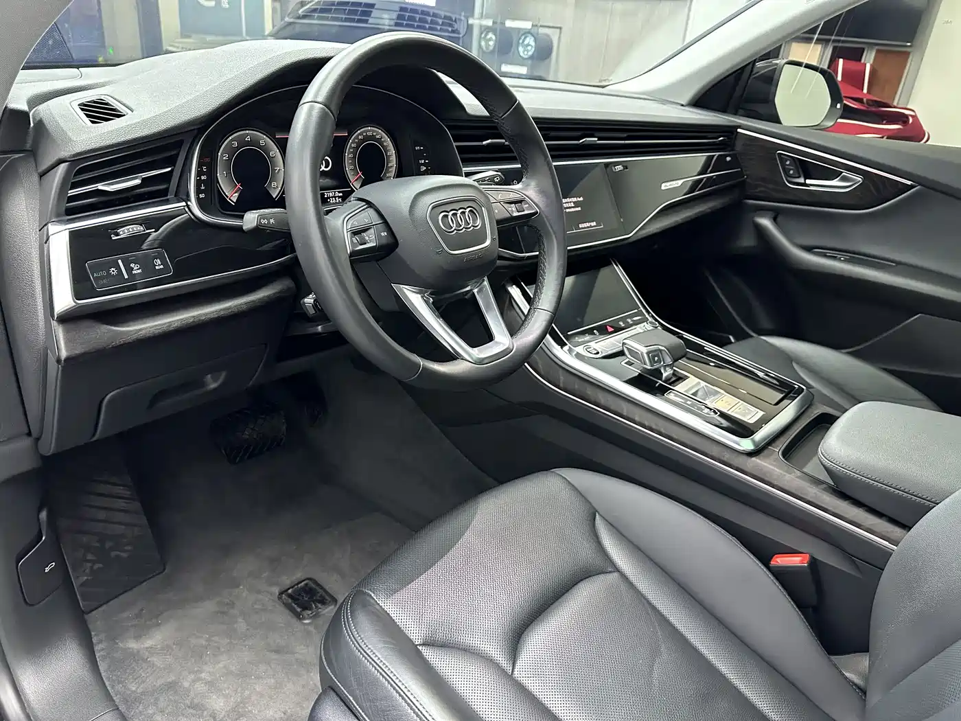 Audi Q8 2022 45 TFSI Luxury Dynamic фото 12