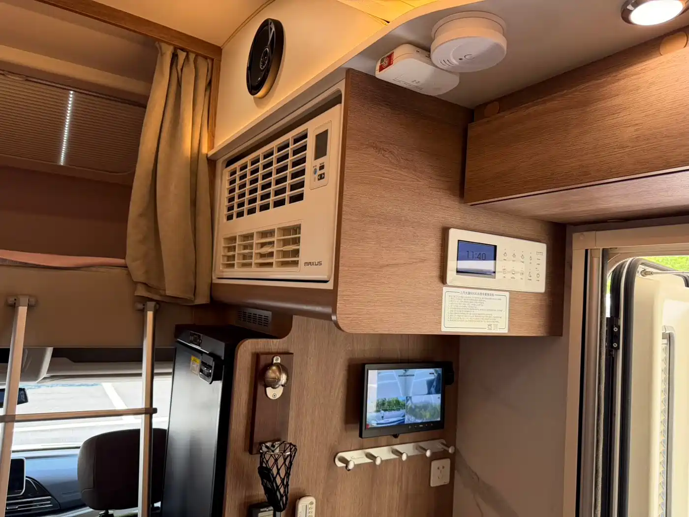 SAIC Maxus V100 RV 2022 Model 2.0T Life Home V100 Mountain Living Edition Longitudinal Bed фото 25