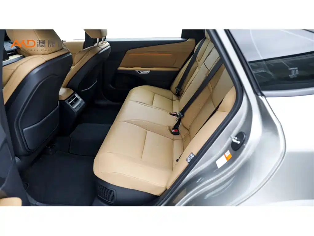 Lexus ES 2026 2025 Model 300h Base Version