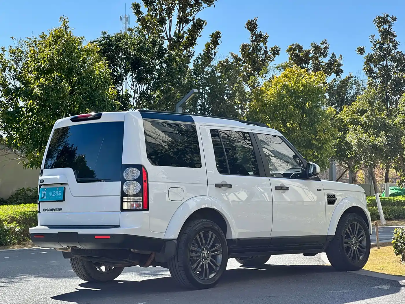 Land Rover Discovery 2015 3.0 SC V6 SE фото 6