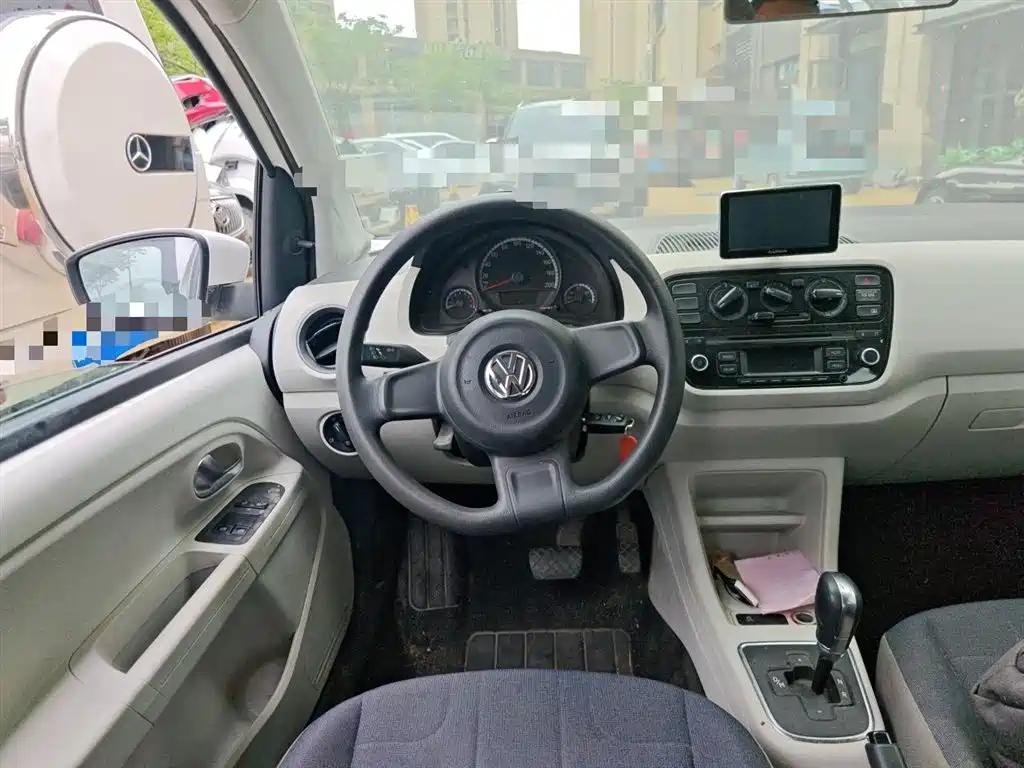 Volkswagen up! 2015 1.0L move up! фото 3