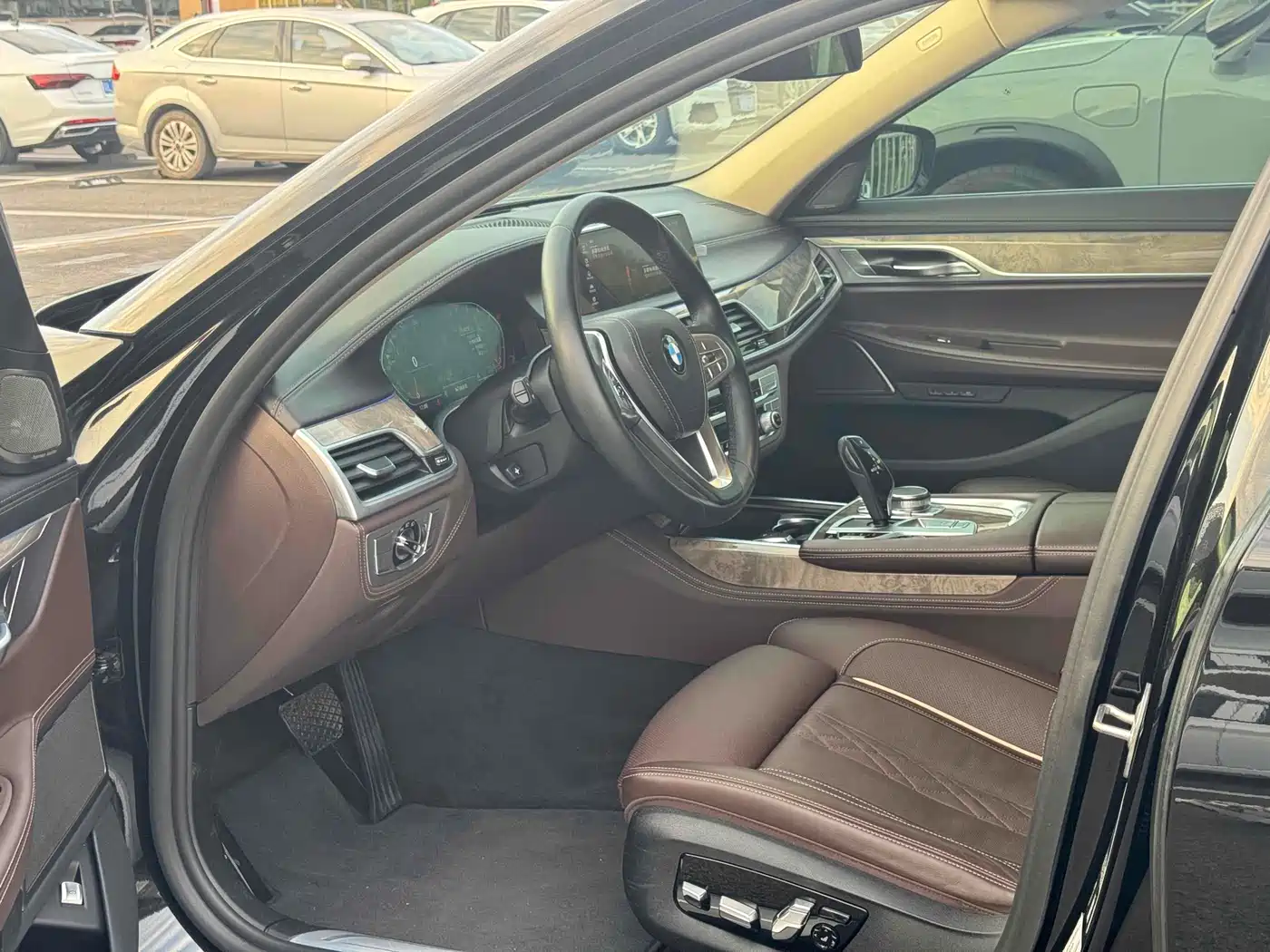BMW 7 Series 2016 740Li Leading Edition фото 4