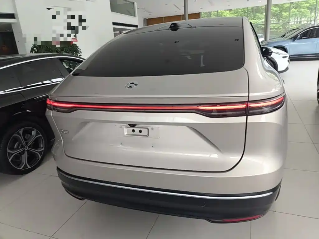 Фото 6 - NIO EC7