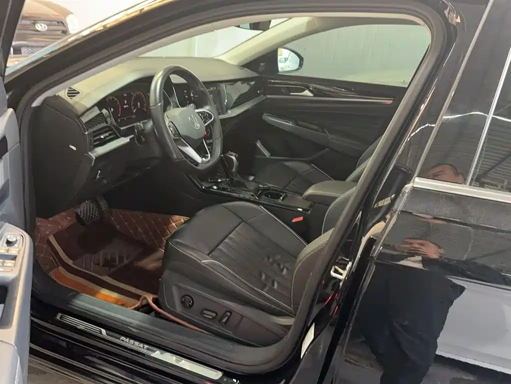 Volkswagen Passat 2023 330TSI Starlight Elite Edition фото 13