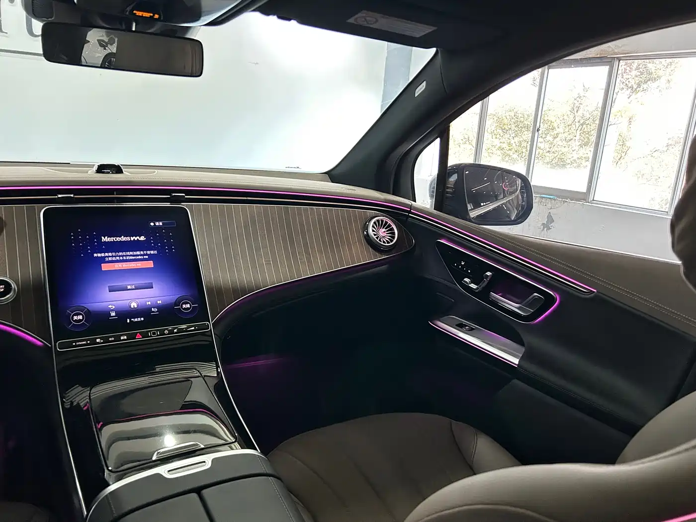 Mercedes-Benz EQE SUV 2024 350 4MATIC Luxury Edition фото 16