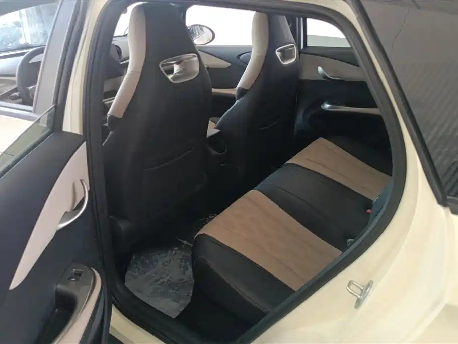 BYD Dolphin 2024 Glory Edition 420km Fashion Edition фото 11