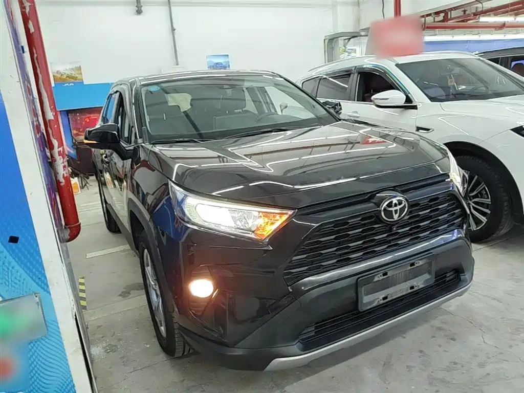 Toyota RAV4 Rongfang 2020 2.0L CVT 2WD Trend Edition фото 4