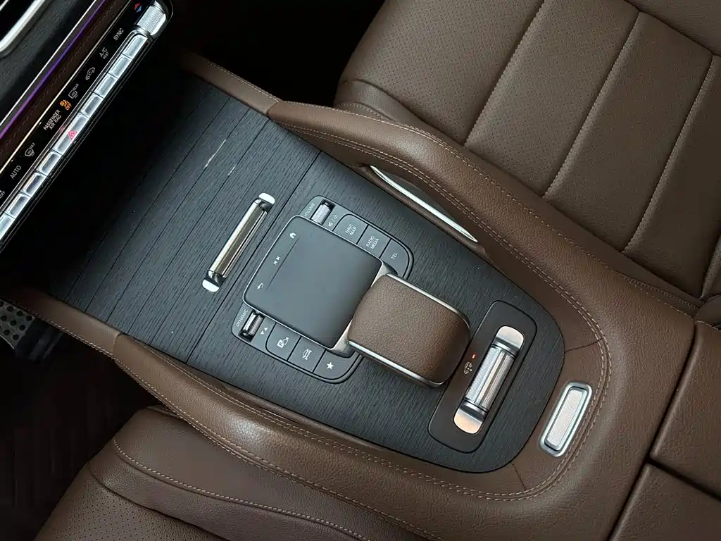 Mercedes-Benz GLS 2024 GLS 450 4MATIC Fashion Edition фото 14