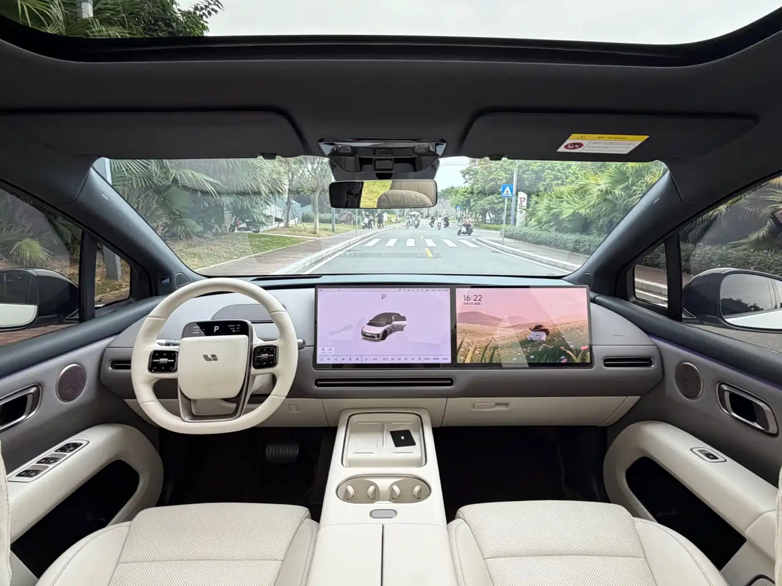 Photo 6 - Li Auto i6