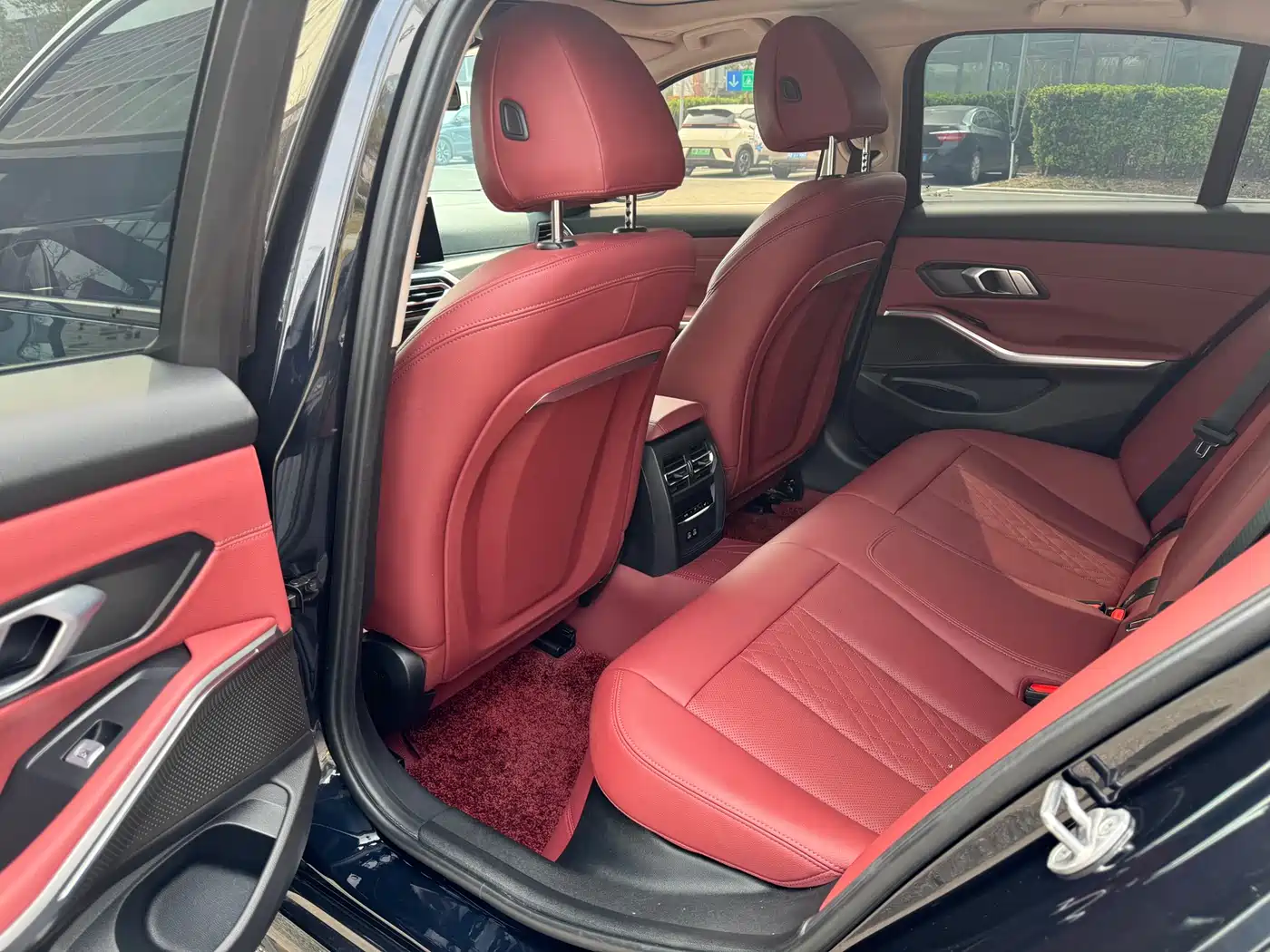 BMW 3 Series 2024 325i M Sport Package фото 10