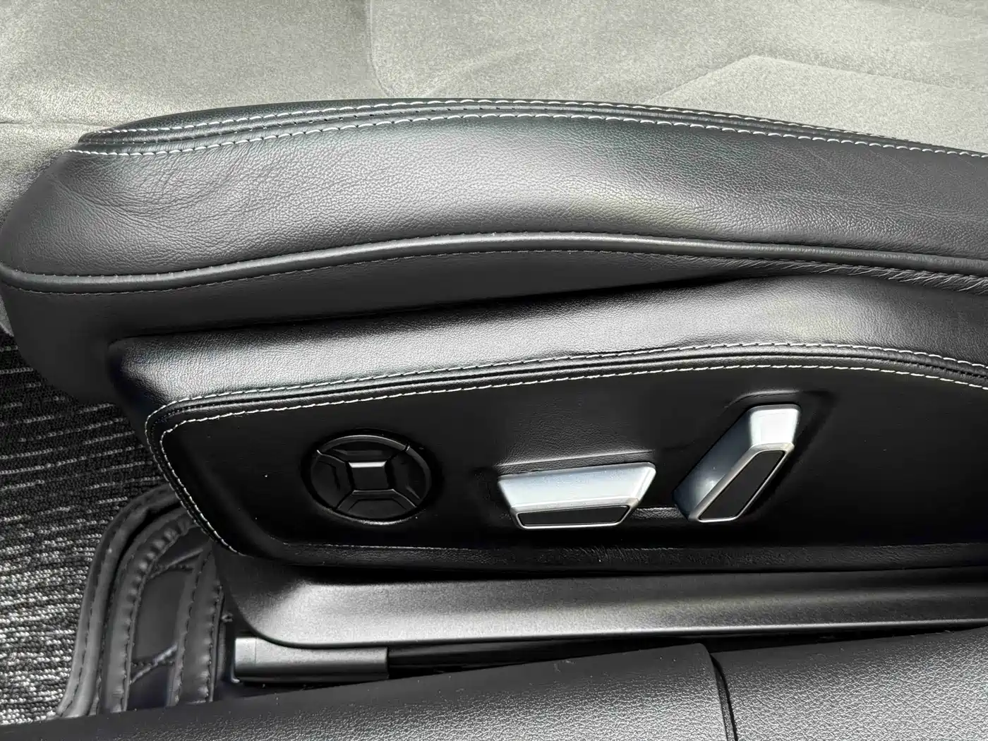 Audi A6L 2023 40 TFSI Luxury Dynamic фото 11