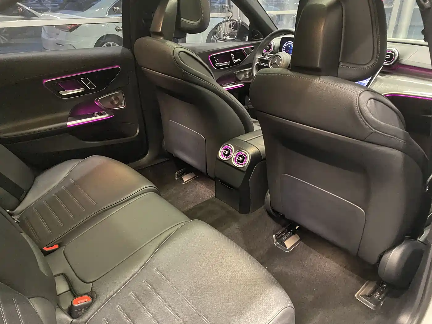 Mercedes-Benz C-Class 2023 Facelift II C 260 L Night Edition фото 11