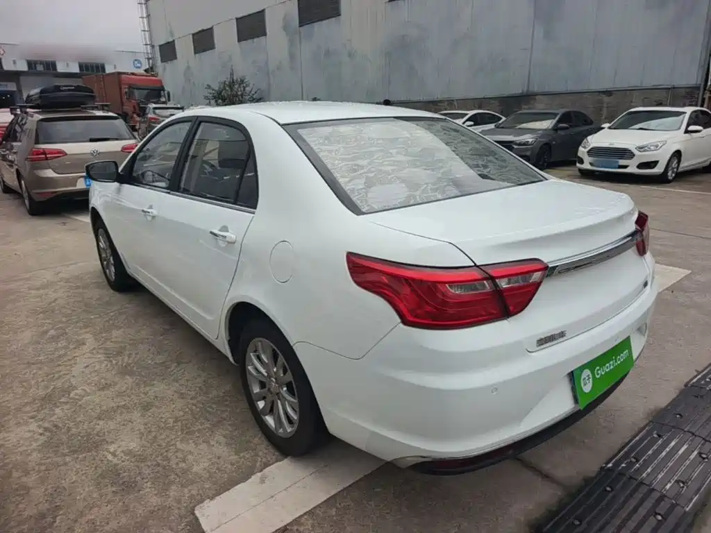 Фото 5 - Geely Vision