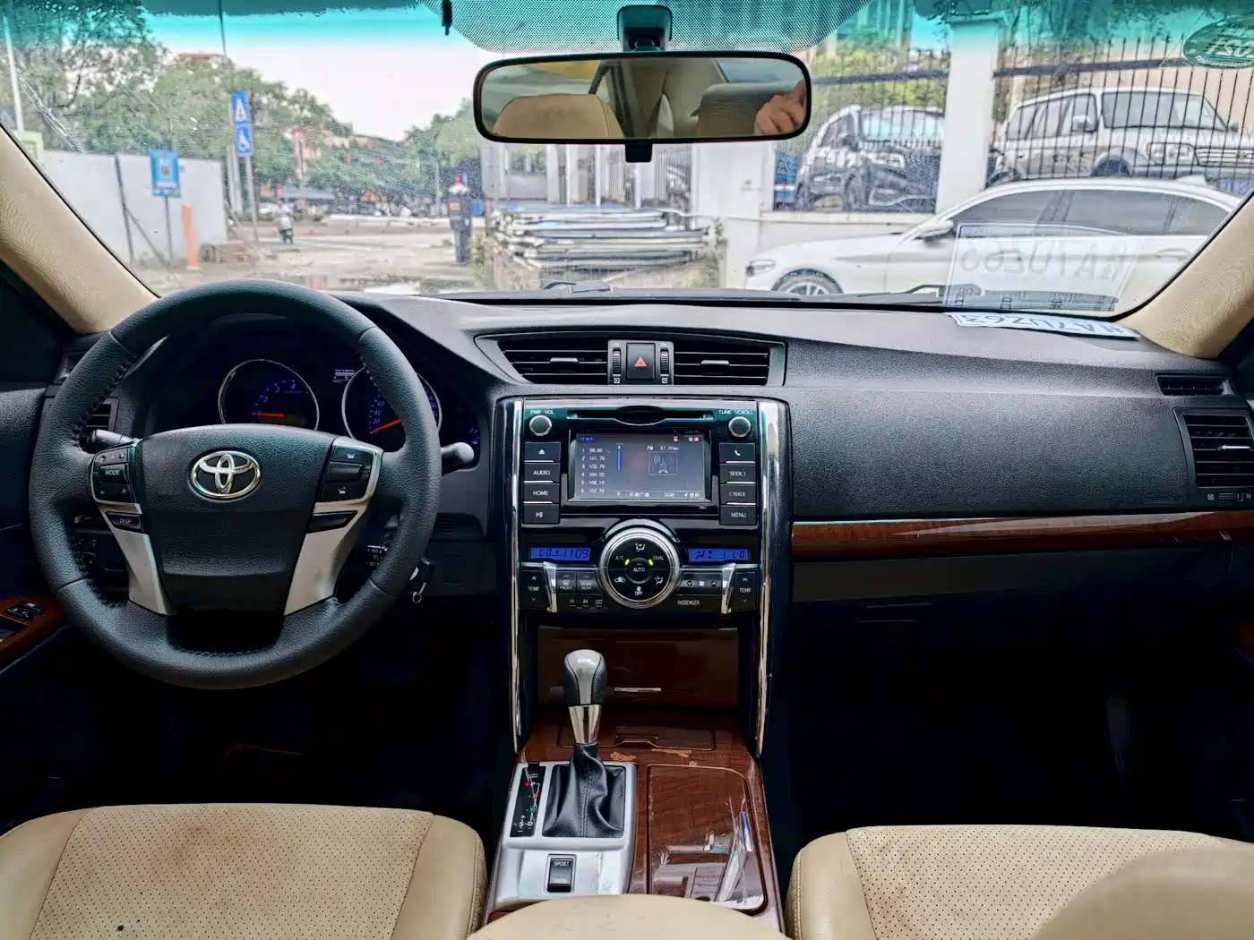 Toyota Reiz 2013 2.5V Premium Edition фото 5