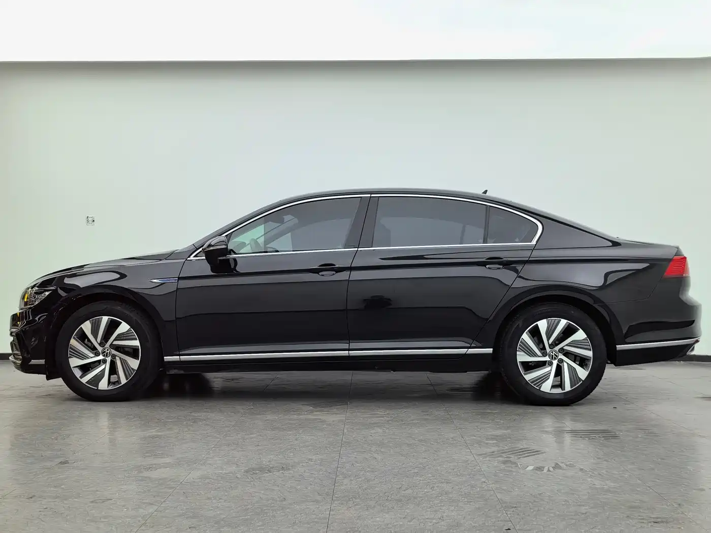 Volkswagen Magotan GTE Plug-in Hybrid 2022 GTE Luxury фото 7