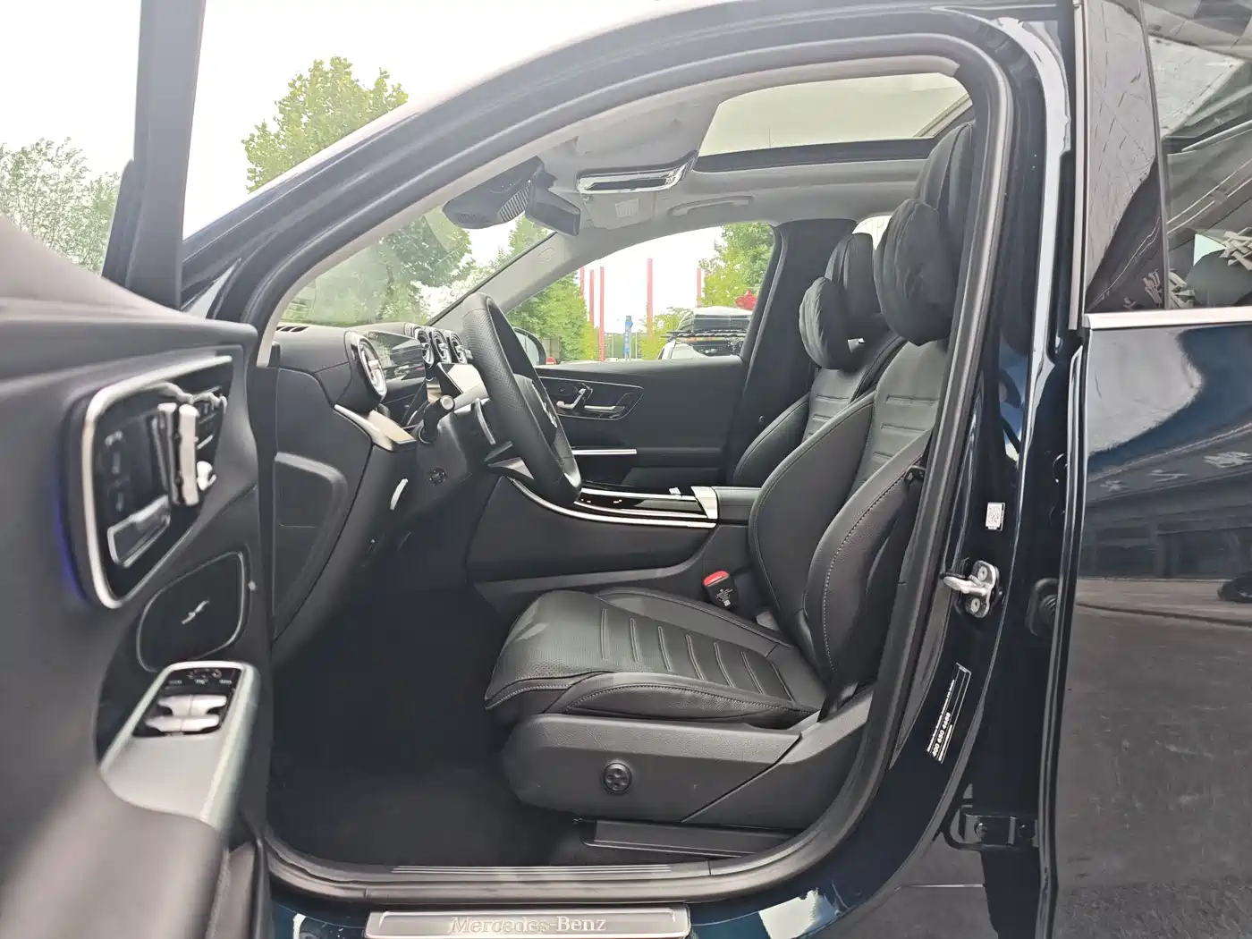 Mercedes-Benz GLC 2026 GLC 300 L 4MATIC Sport 7-Seater фото 4