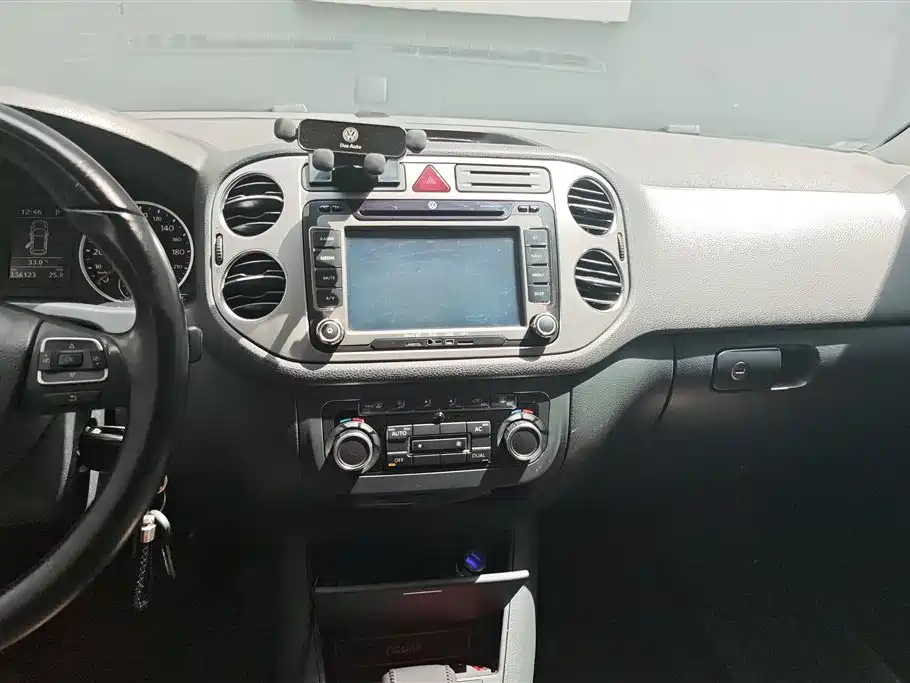 Volkswagen Tiguan 2010 1.8TSI Automatic 2WD Trend фото 13