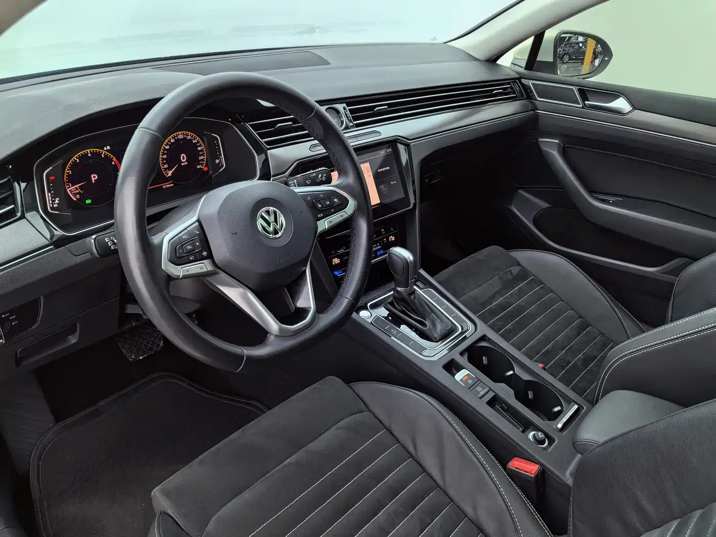 Volkswagen Magotan 2020 330TSI DSG Luxury фото 18