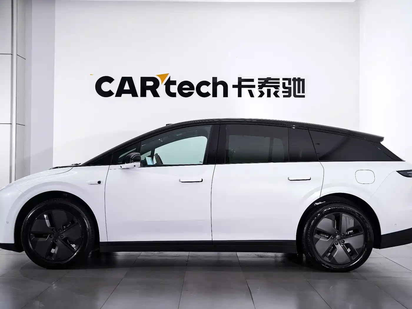 Li Auto i6 2026 2025 2WD Base Model
