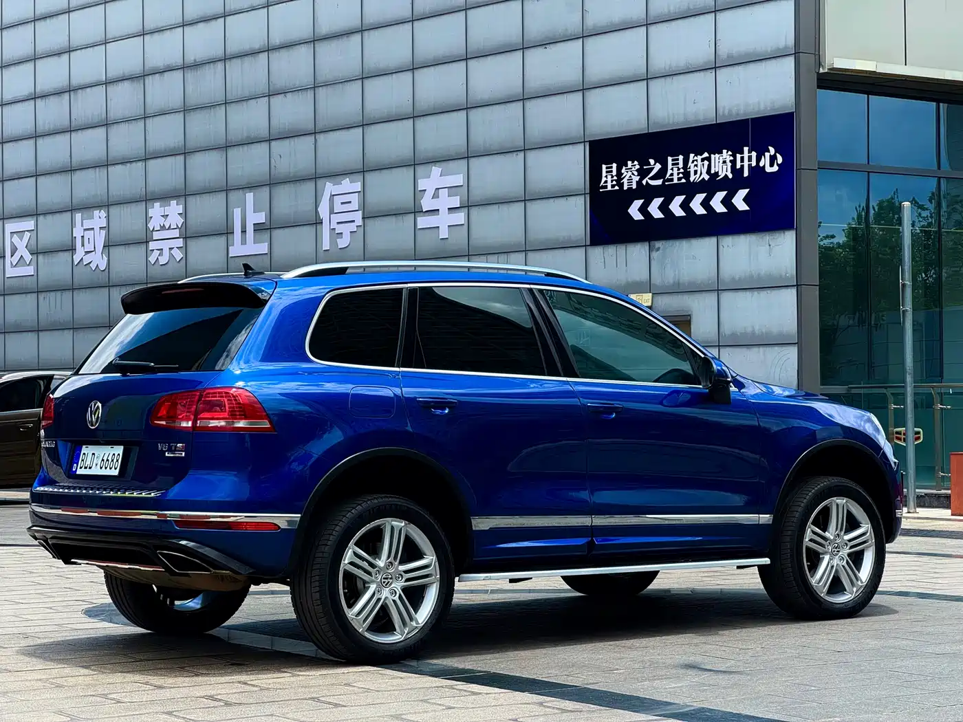 Volkswagen Touareg 2016 3.0TSI R-Line фото 17