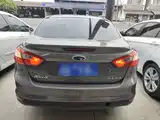 Фото 6 - Ford Focus