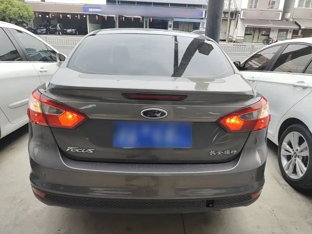 Фото 6 - Ford Focus