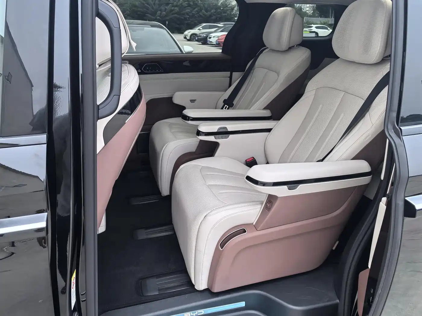 BYD Xia 2025 2025 DM-i 1.5T 180km Excellence