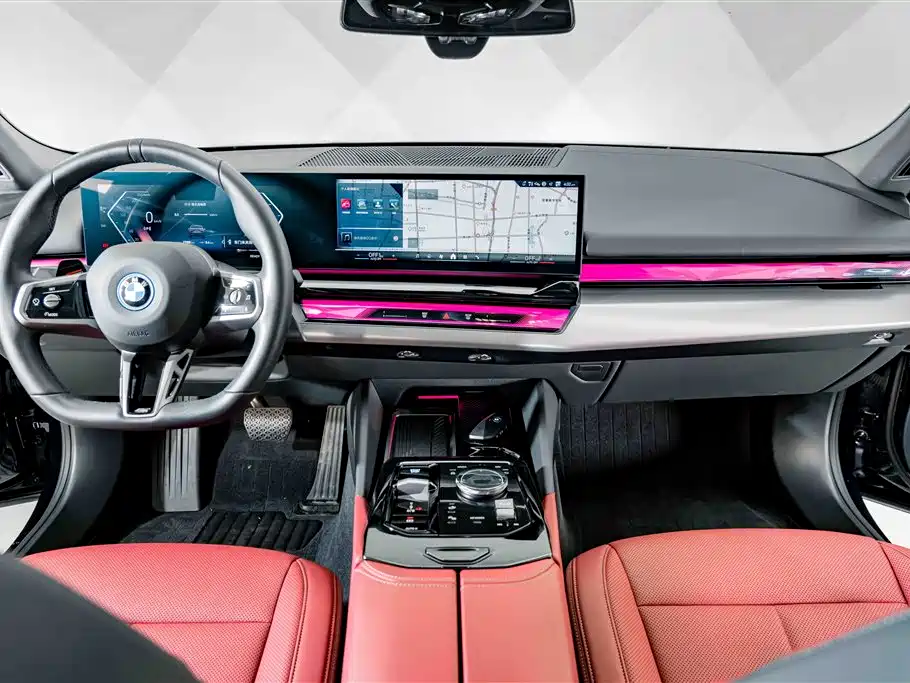 Photo 12 - BMW i5