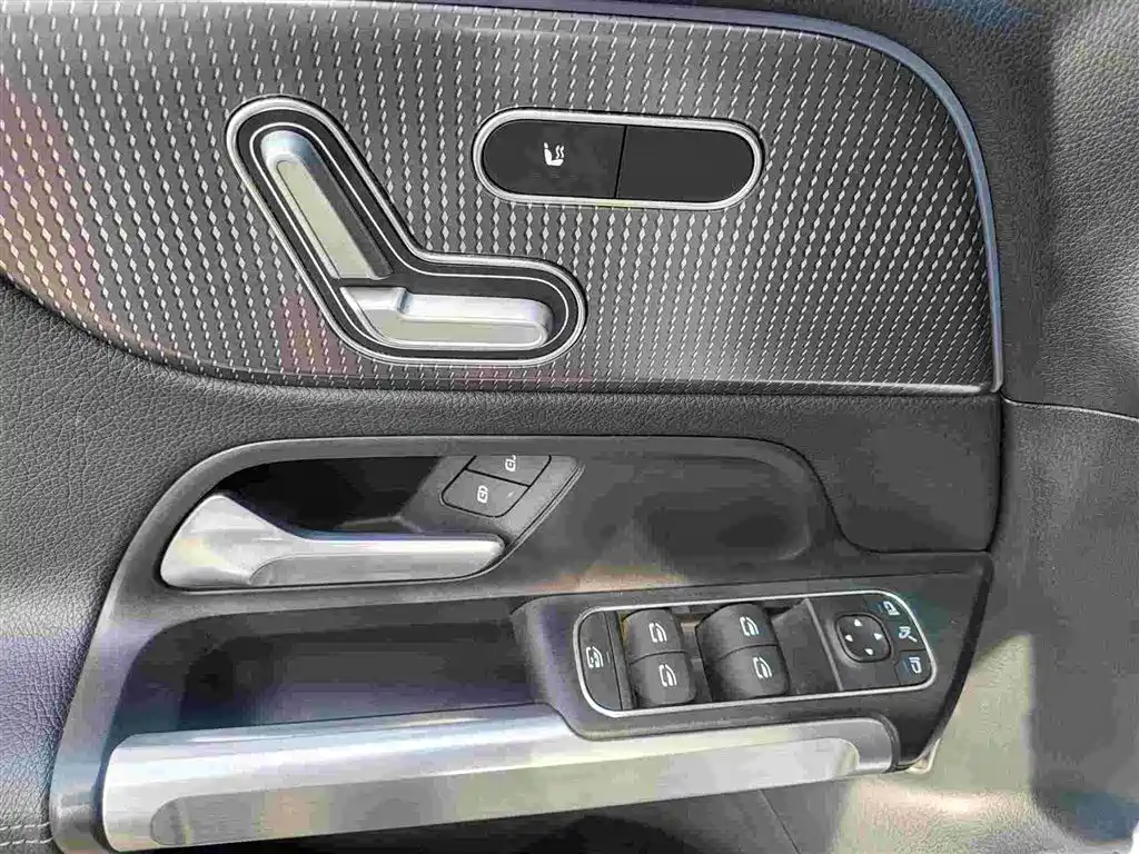 Mercedes-Benz GLB 2020 Facelift GLB 200 Style фото 6