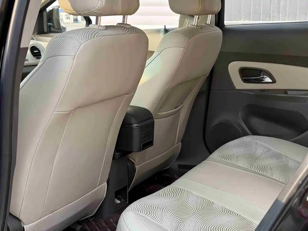 Chevrolet Cruze 2016 1.5L Automatic Fashion Sunroof Edition фото 5